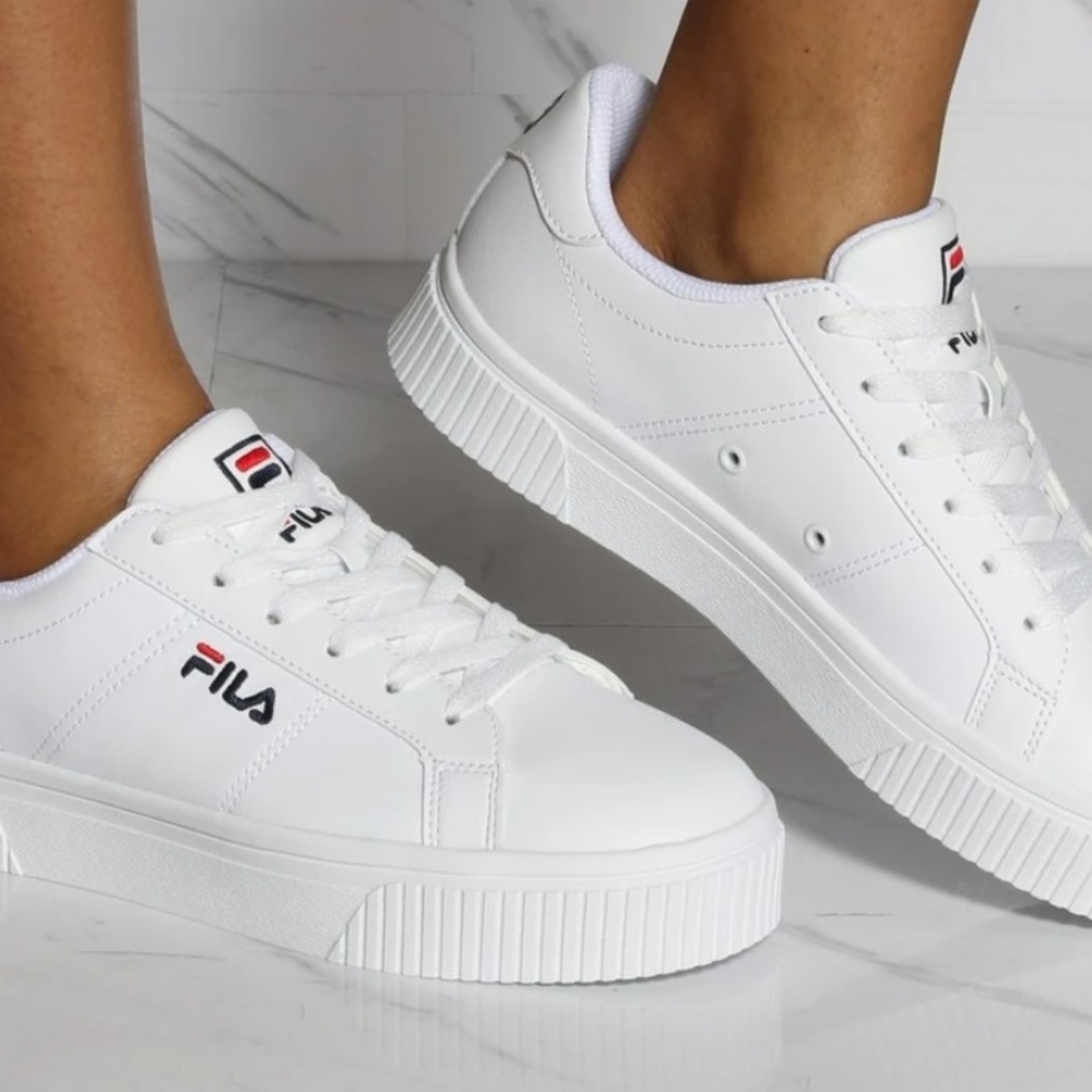Fila Women's Panache 19 Ankle-High Leather Sneaker, Size 9.5